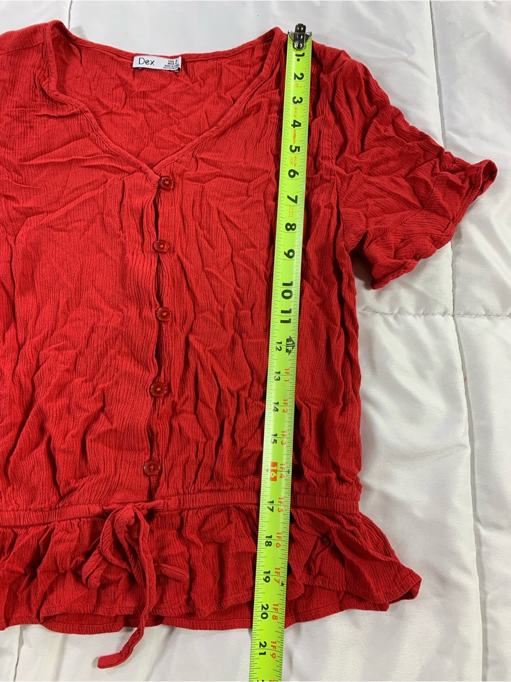 Pre loved Dex Red Ruffled Button-Front Women’s Top - Picture 2 of 4